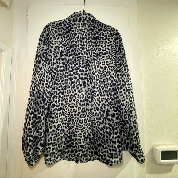 Jones of NY Navy and GrayLeopard Print Button-Up Blouse size 22W - Picture 2 of 12